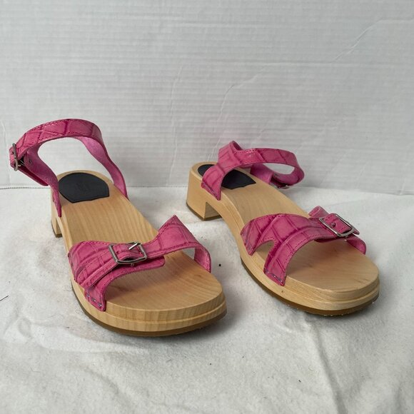 Swedish Hasbeens Embossed Pink Clog Sandal Low Heel Adj Ankle Strap - Picture 2 of 9